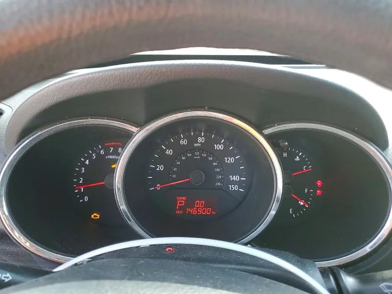 2013 KIA SORENTO LX  