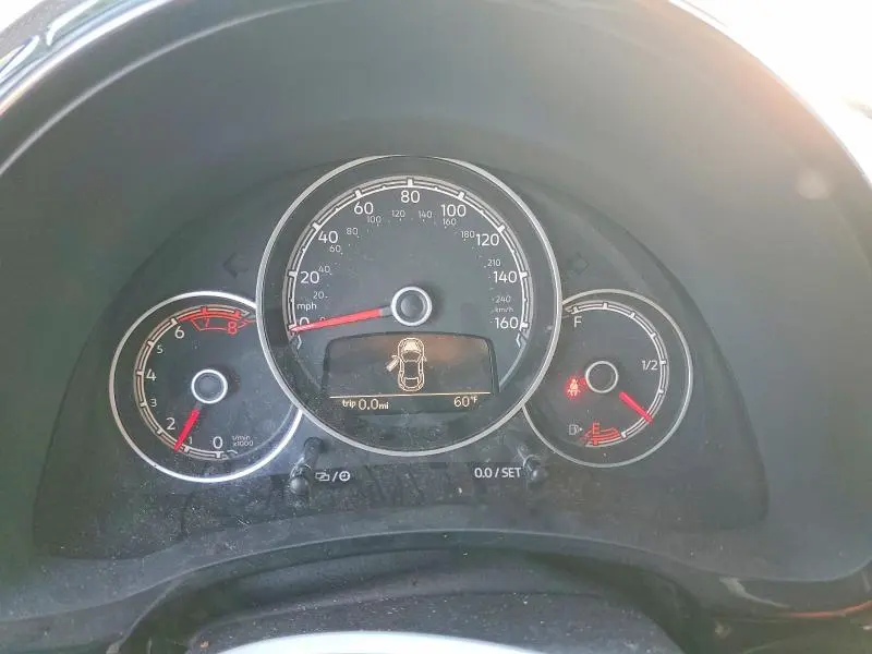 2019 VOLKSWAGEN BEETLE S  