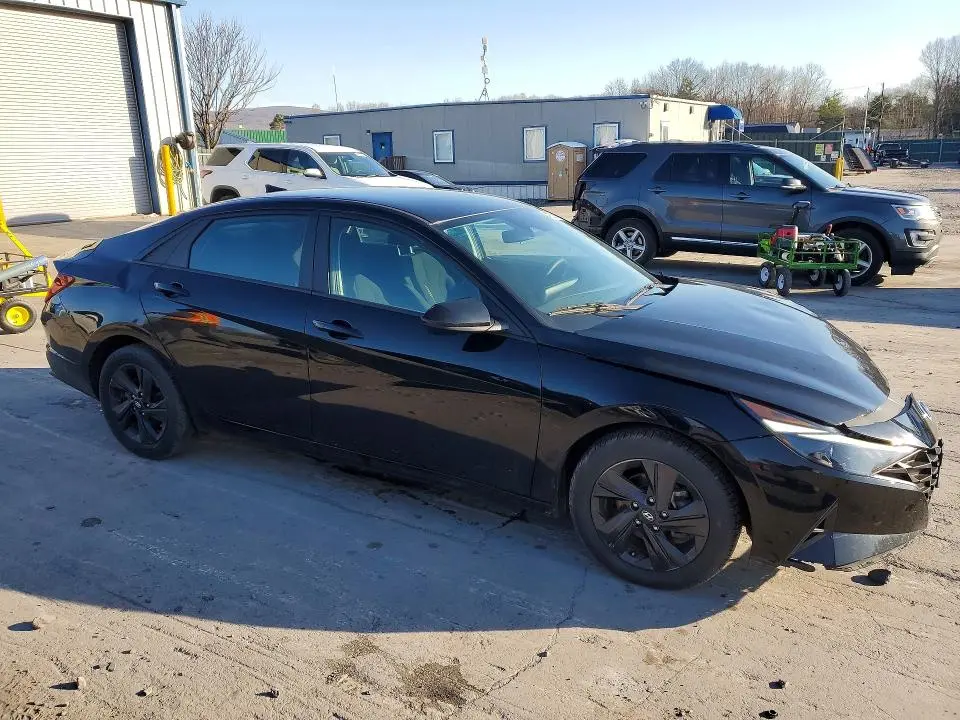 2021 HYUNDAI ELANTRA SEL  