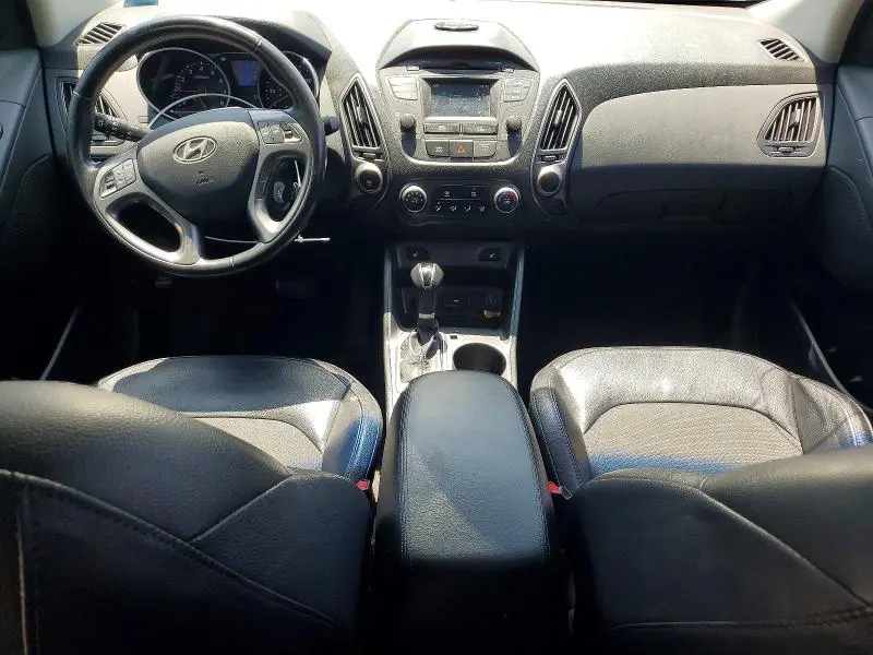2015 HYUNDAI TUCSON SE  