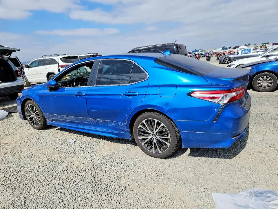2020 TOYOTA CAMRY SE  