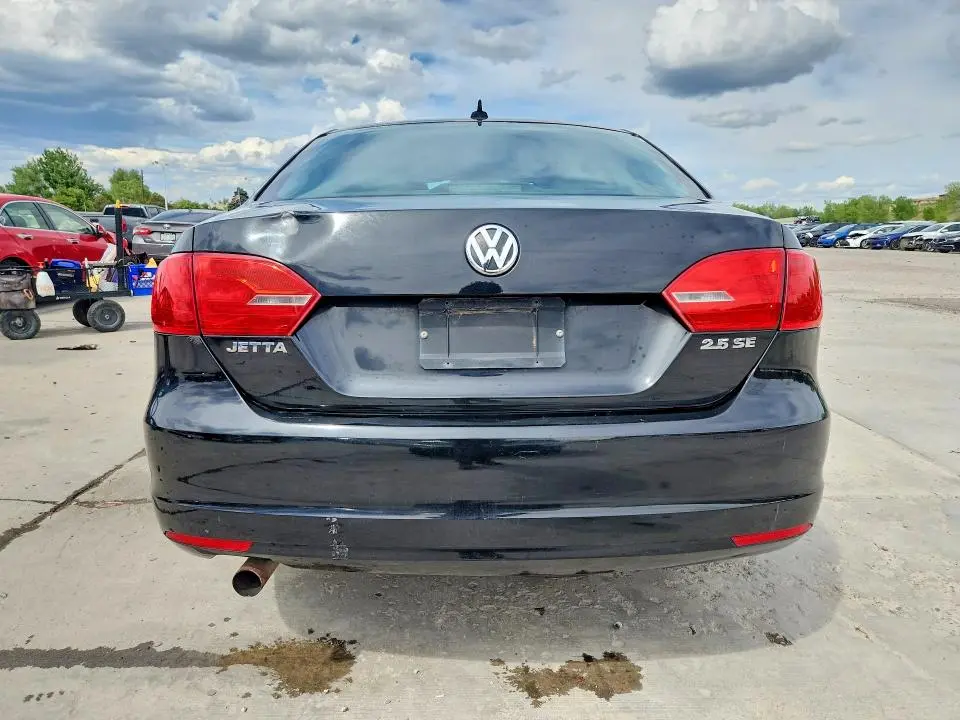 2013 VOLKSWAGEN JETTA SE  