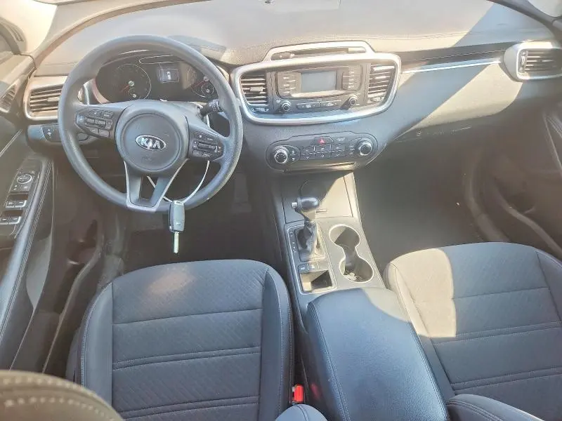 2017 KIA SORENTO LX V6  