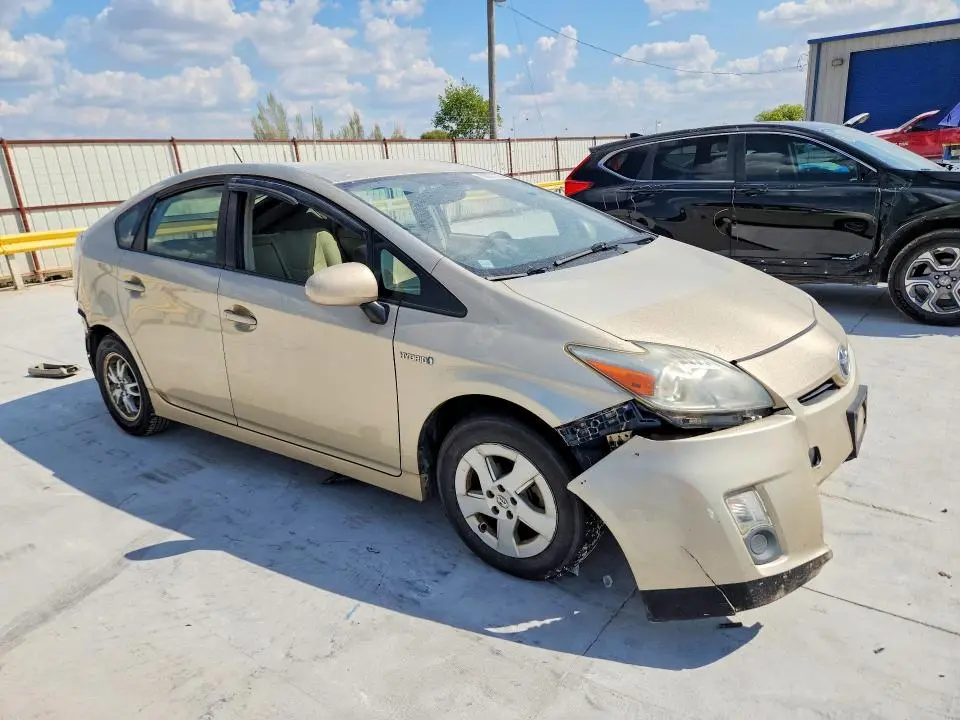 2011 TOYOTA PRIUS THREE  