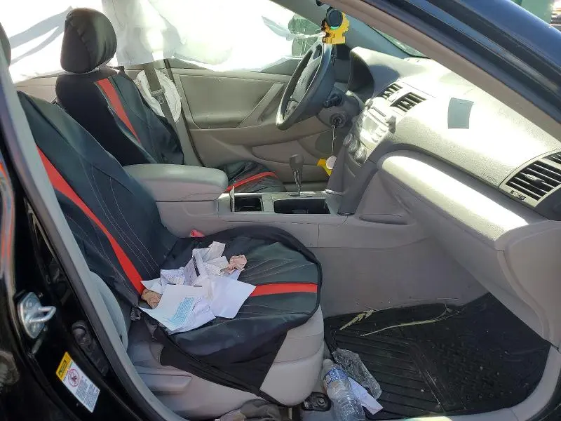 2010 TOYOTA CAMRY LE  