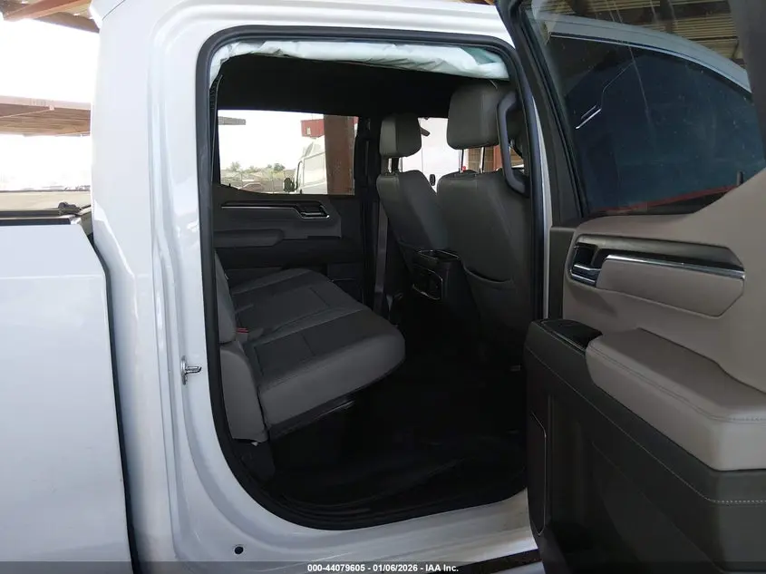 2024 GMC SIERRA 1500 4WD  SHORT BOX SLT