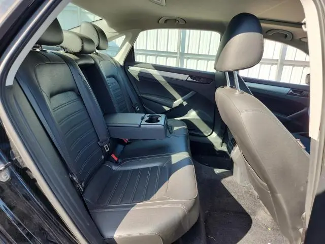 2013 VOLKSWAGEN PASSAT SE