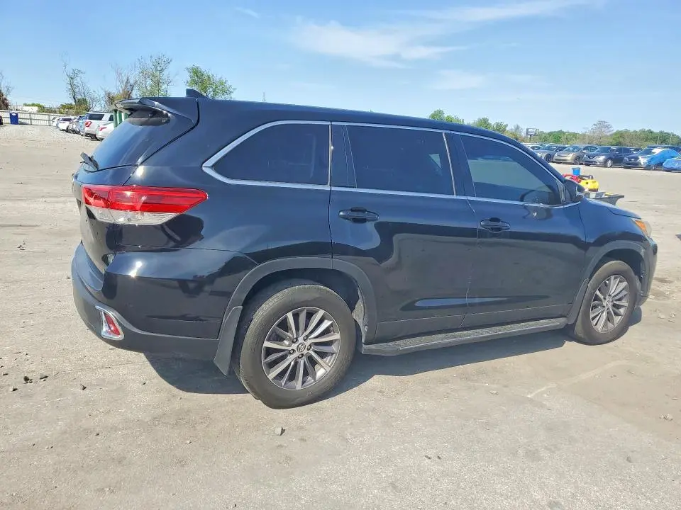 2019 TOYOTA HIGHLANDER LE PLUS  