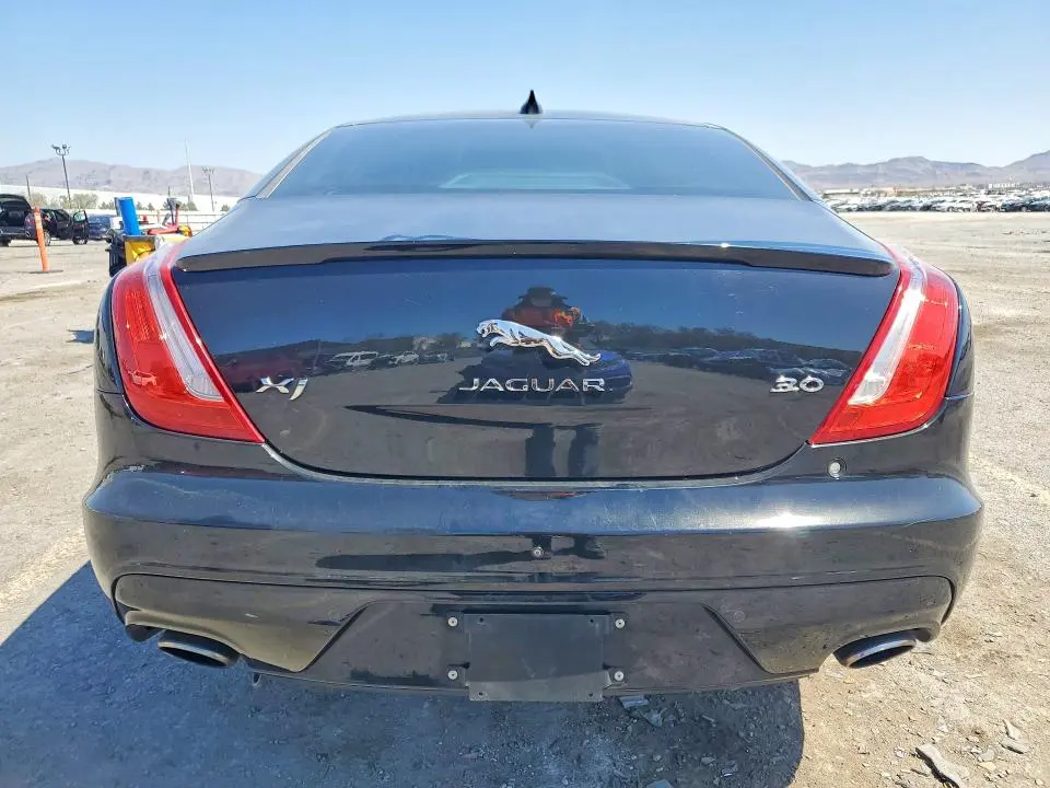 2017 JAGUAR XJ   