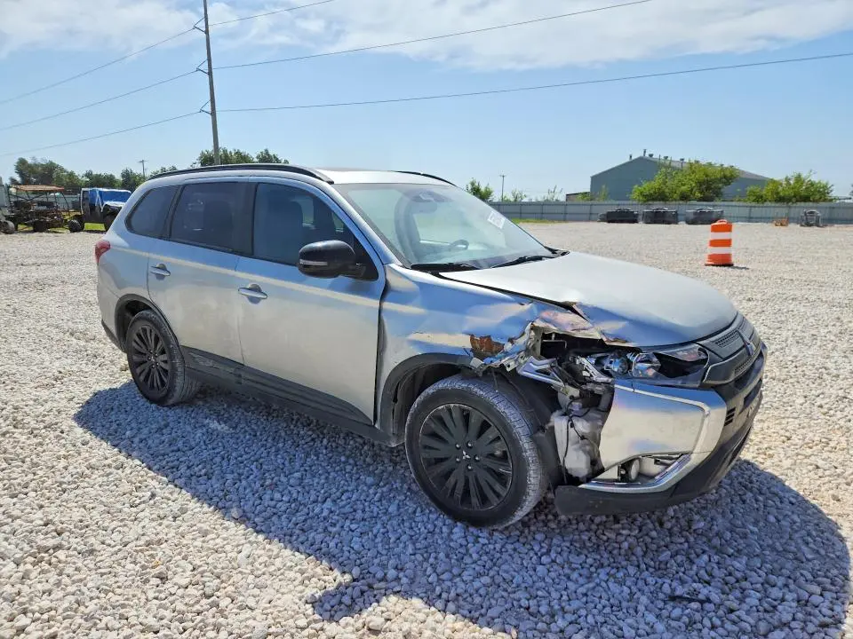 2020 MITSUBISHI OUTLANDER SE  