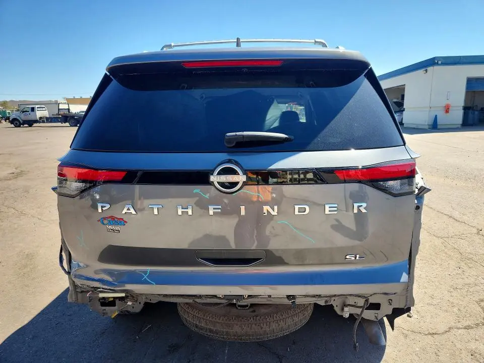 2024 NISSAN PATHFINDER SL  
