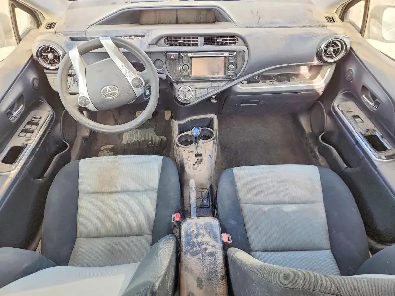 2016 TOYOTA PRIUS C TWO  