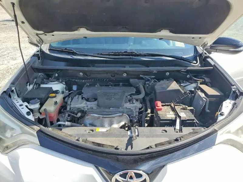 2016 TOYOTA RAV4 SE  