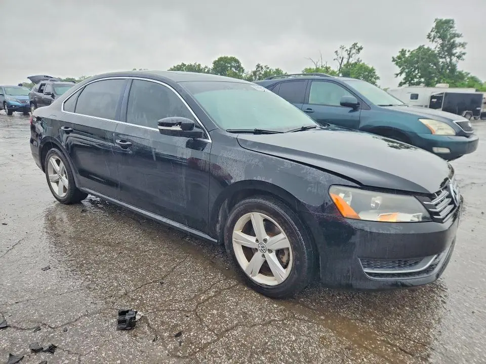 2013 VOLKSWAGEN PASSAT SE  