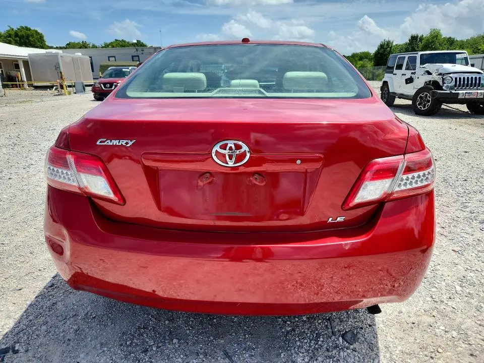 2011 TOYOTA CAMRY LE  