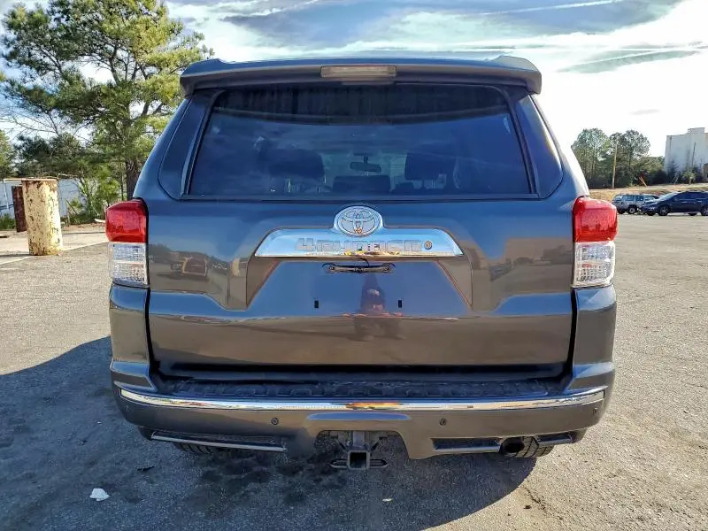 2010 TOYOTA 4RUNNER SR5  
