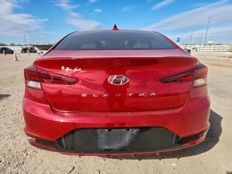 2020 HYUNDAI ELANTRA SEL  