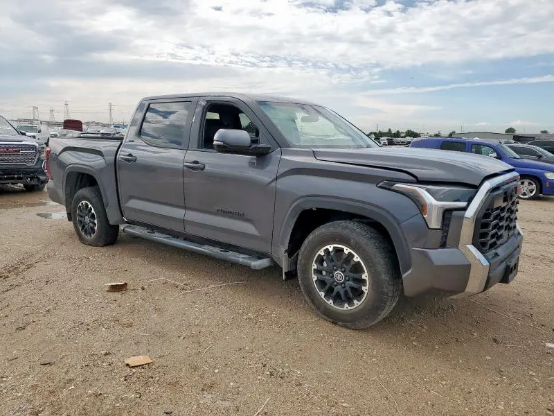 2024 TOYOTA TUNDRA CREWMAX SR  