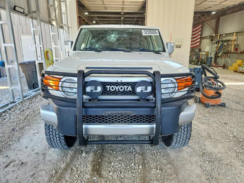 2010 TOYOTA FJ CRUISER BASE  