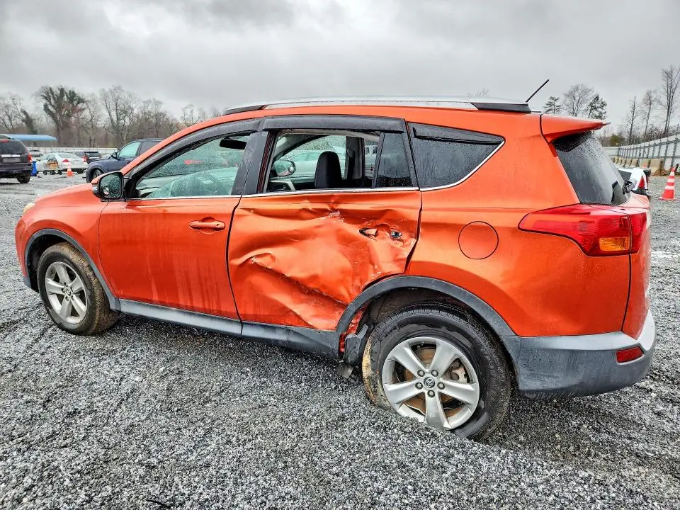 2015 TOYOTA RAV4 XLE  