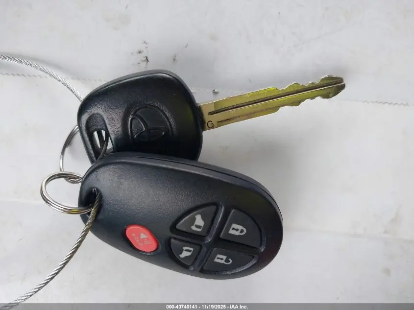 2012 TOYOTA SIENNA LE V6 8 PASSENGER