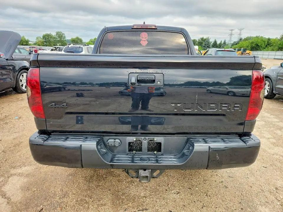 2021 TOYOTA TUNDRA SR5  