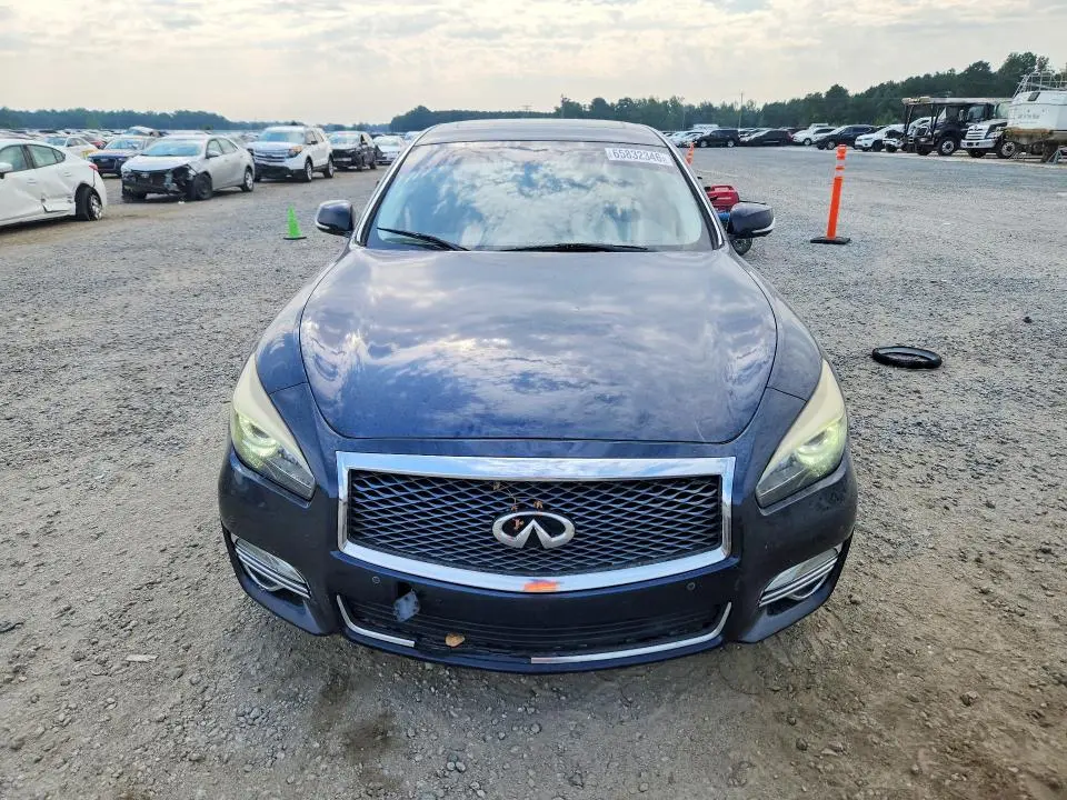 2018 INFINITI Q70 3.7 LUXE  