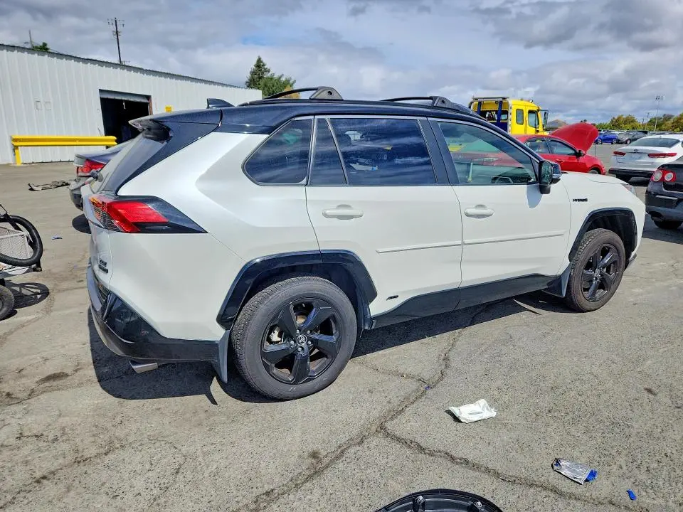 2020 TOYOTA RAV4 XSE  