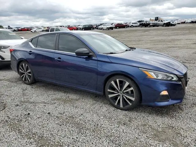 2022 NISSAN ALTIMA SR  