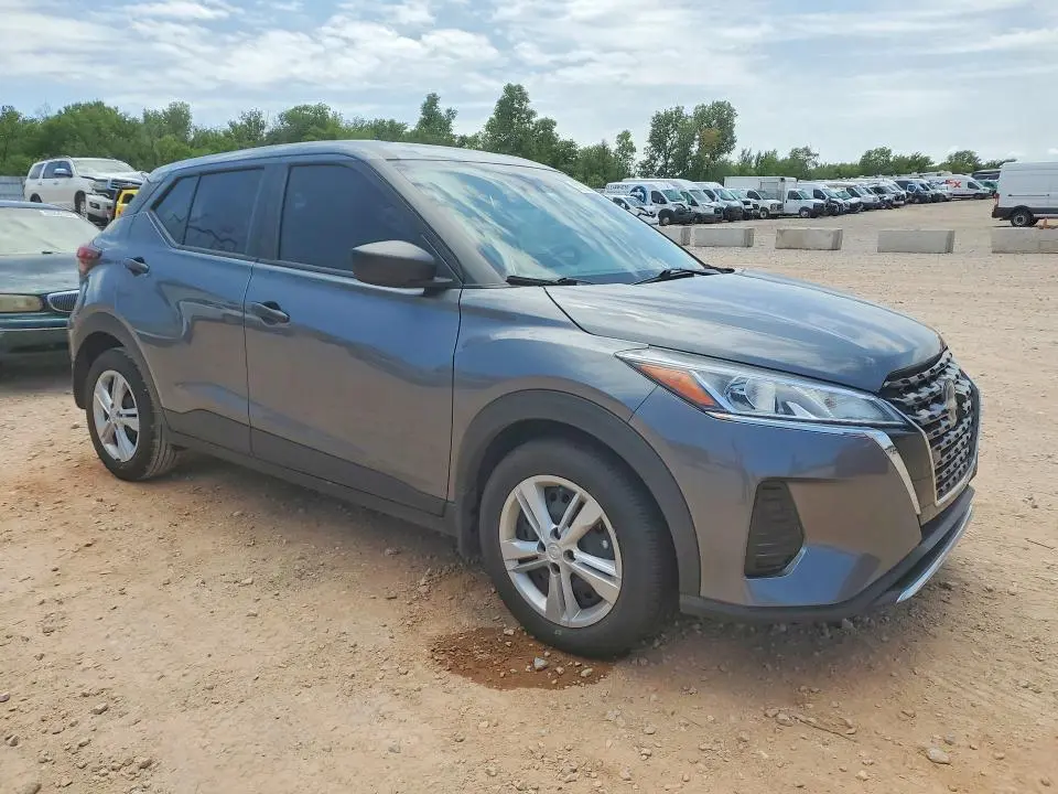 2023 NISSAN KICKS S  