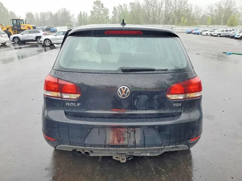 2011 VOLKSWAGEN GOLF   