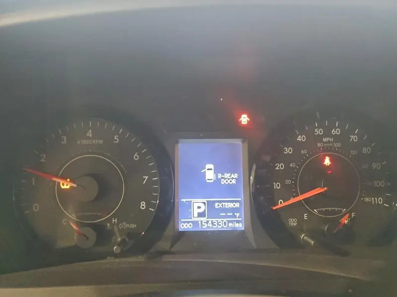 2015 TOYOTA SIENNA LE  