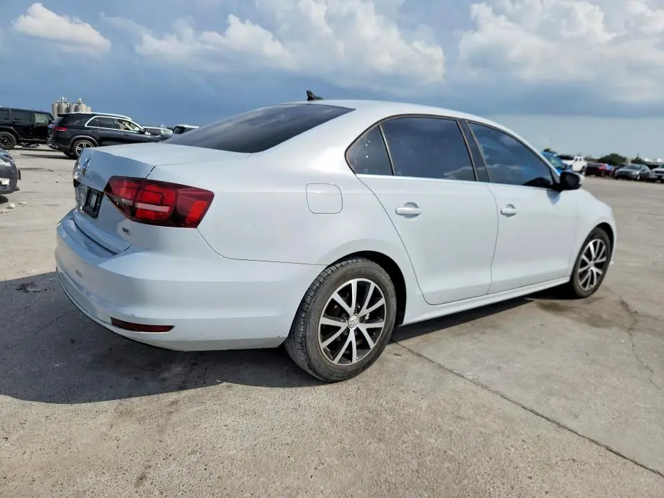 2018 VOLKSWAGEN JETTA SE  