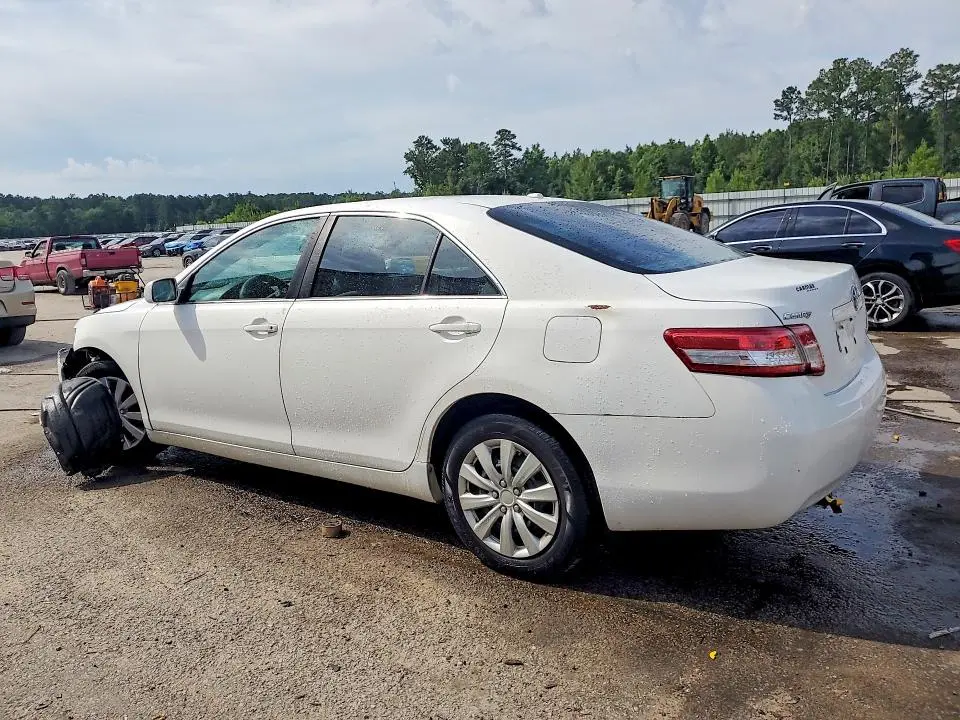 2011 TOYOTA CAMRY LE  