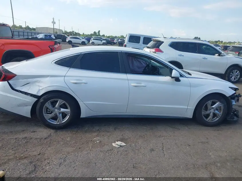 2022 HYUNDAI SONATA SE