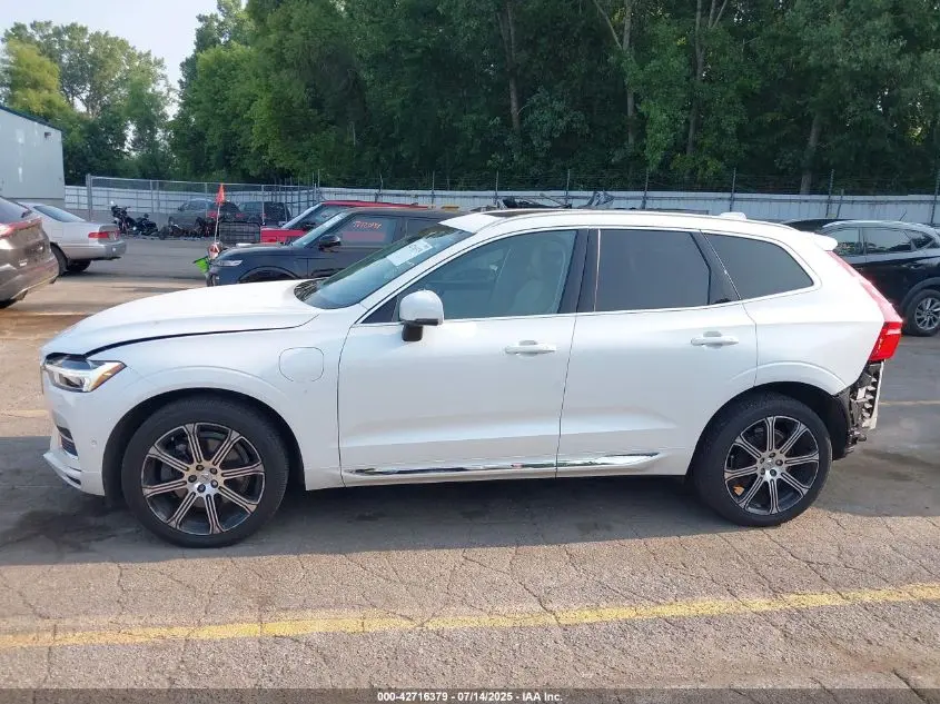 2018 VOLVO XC60 HYBRID T8 INSCRIPTION