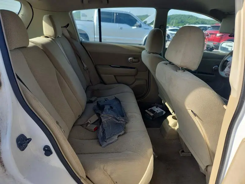 2011 NISSAN VERSA 1.8 S  