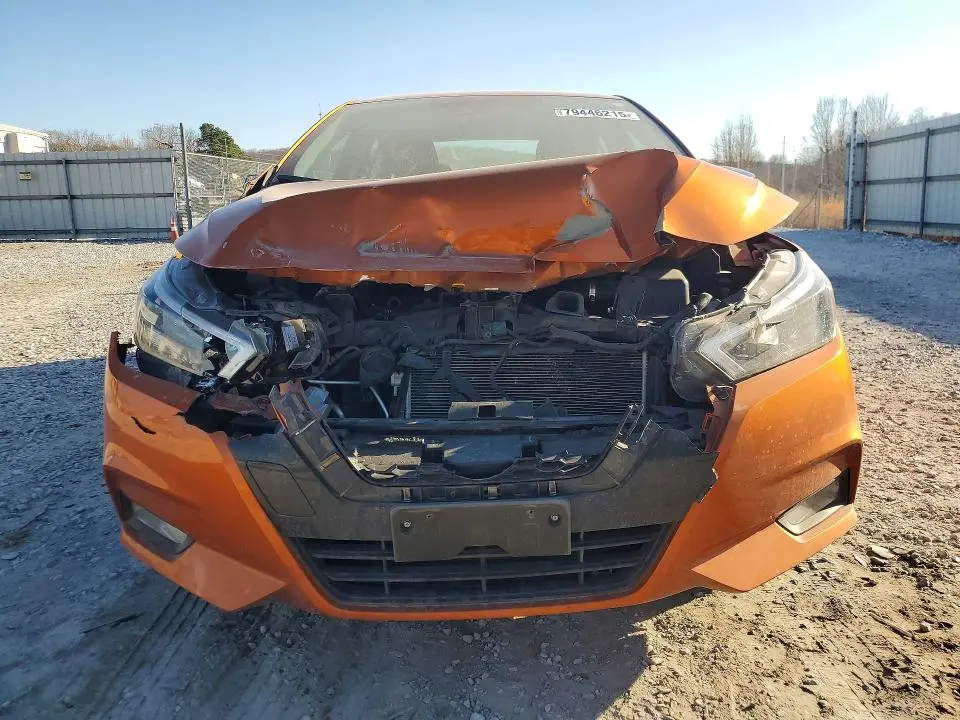 2021 NISSAN VERSA SR  