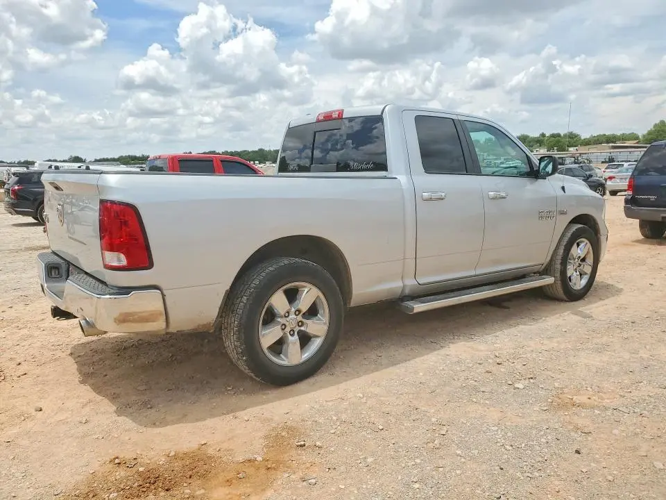 2015 RAM 1500 SLT  