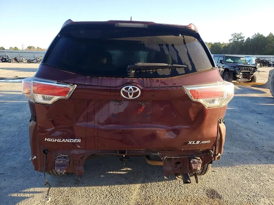 2015 TOYOTA HIGHLANDER XLE  