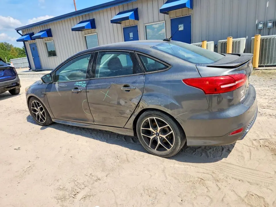 2015 FORD FOCUS SE  