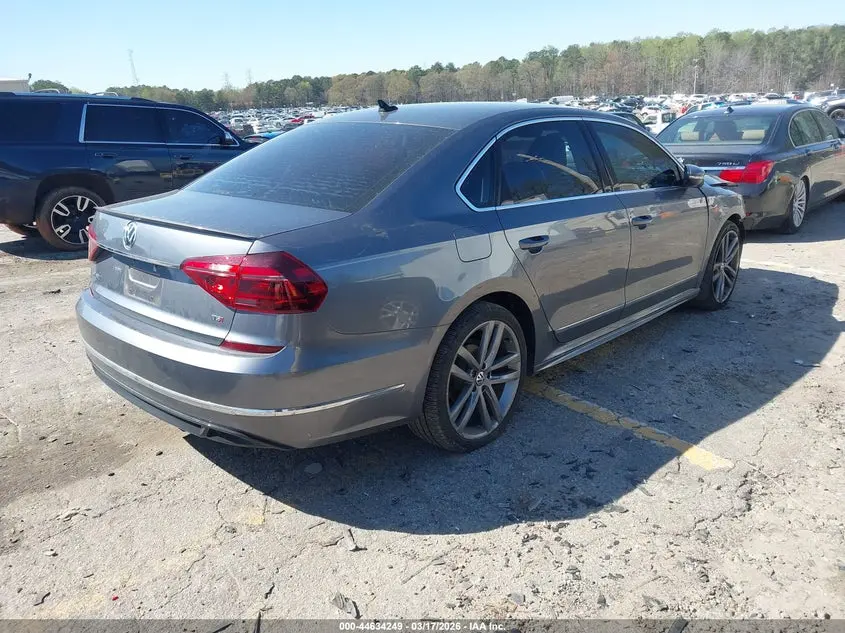 2017 VOLKSWAGEN PASSAT 1.8T R-LINE