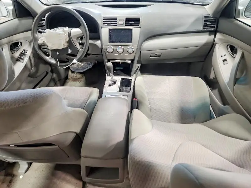 2011 TOYOTA CAMRY LE V6  