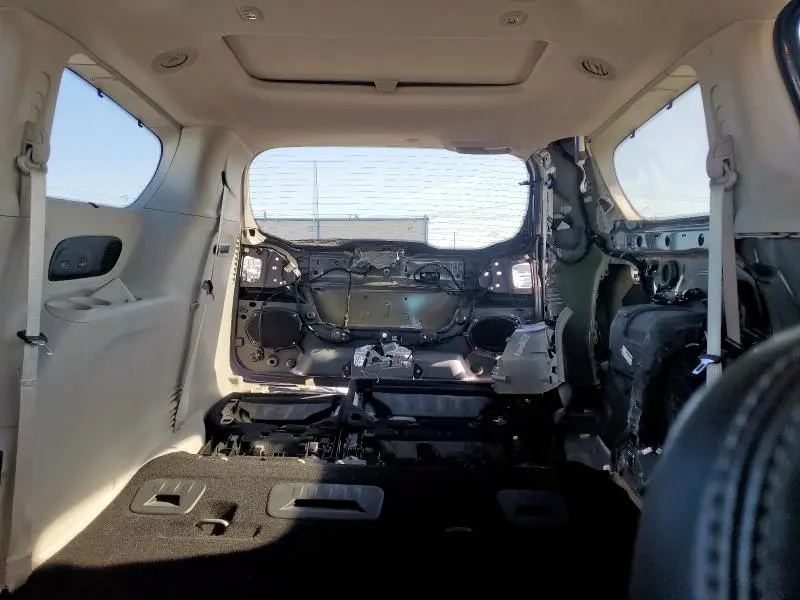 2019 CHRYSLER PACIFICA LIMITED  