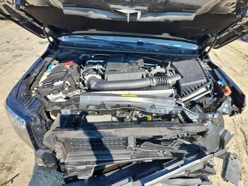 2024 NISSAN FRONTIER SV  