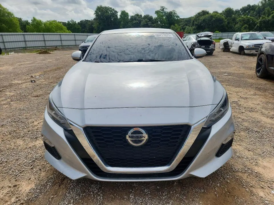 2022 NISSAN ALTIMA SV  