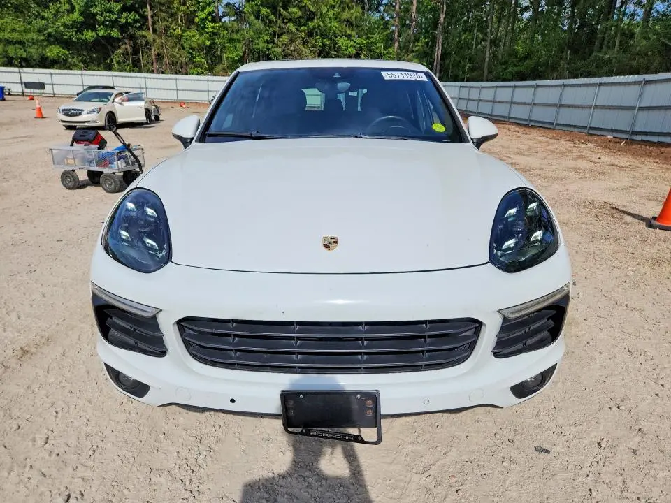 2016 PORSCHE CAYENNE   