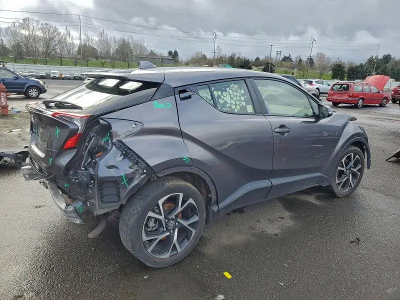 2021 TOYOTA C-HR XLE  