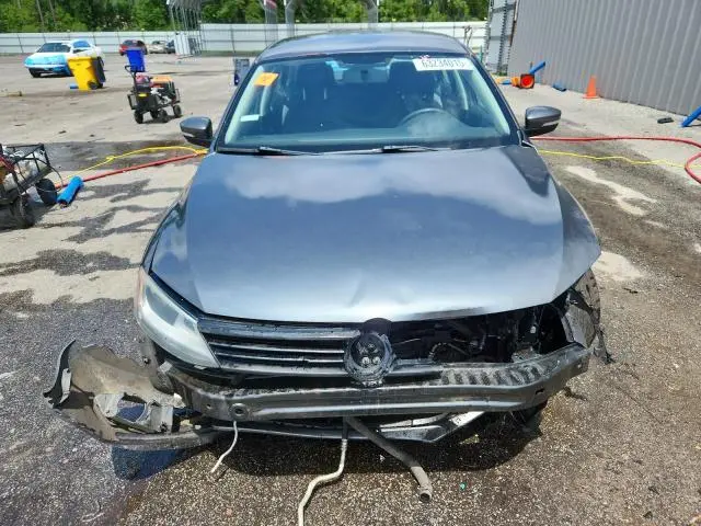 2011 VOLKSWAGEN JETTA SE  