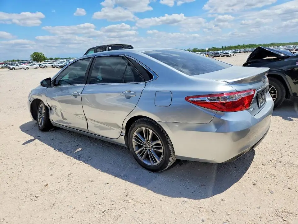 2017 TOYOTA CAMRY SE  